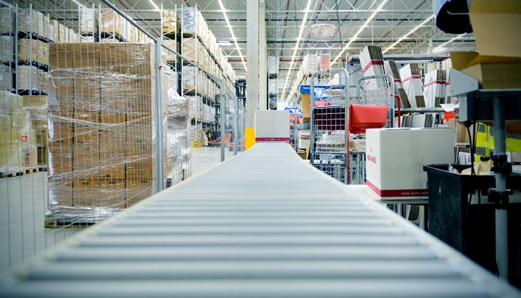 Förderstrecke im E-Commerce-Fulfillmentzentrum von L.I.T.