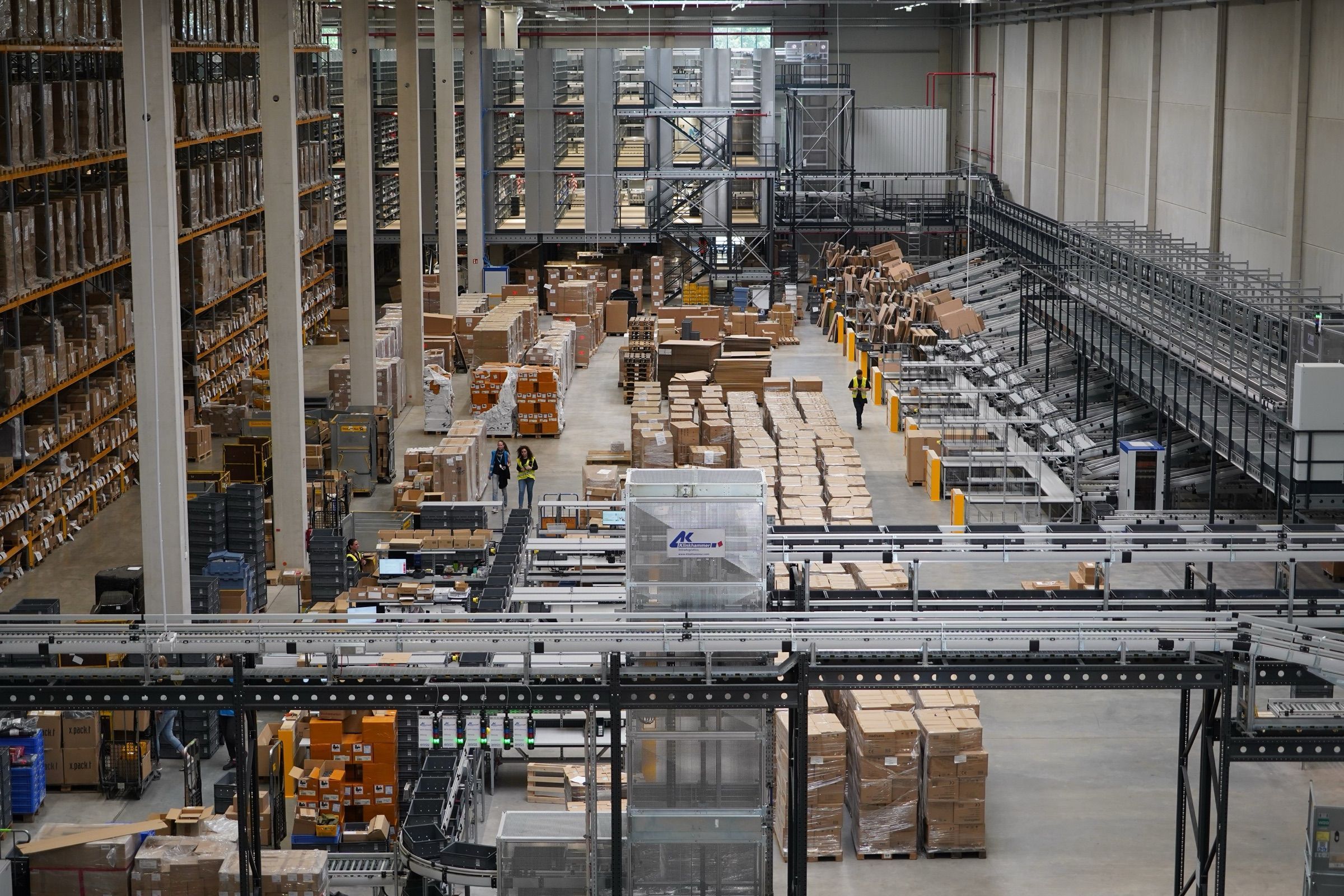 L.I.T. Fulfillment- und Logistikzentrum fĂŒr E-Commerce